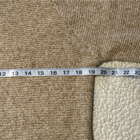 Pink Clover Beige Knit Sweater Size Small - Picture 14 of 16